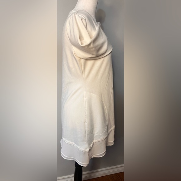 LOGO Womans Cream Colored Tunic for Beach, Bed or out on the Town!! - Picture 2 of 11